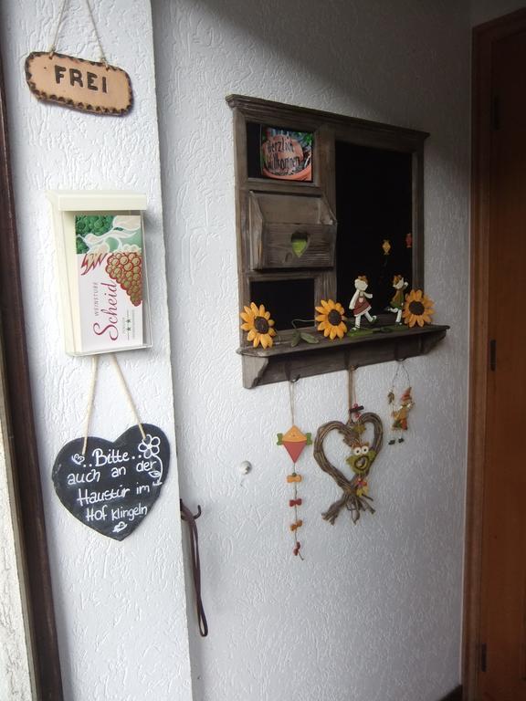Pension / Ferienwohnungen Scheid Kestert ภายนอก รูปภาพ