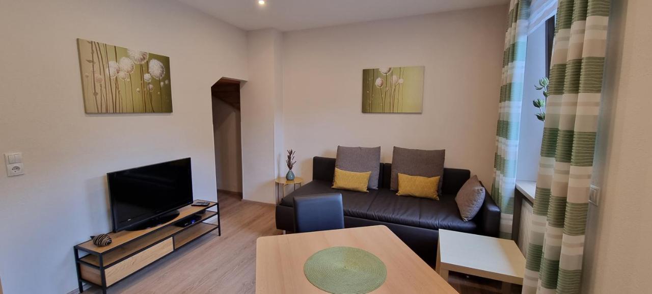 Pension / Ferienwohnungen Scheid Kestert ภายนอก รูปภาพ