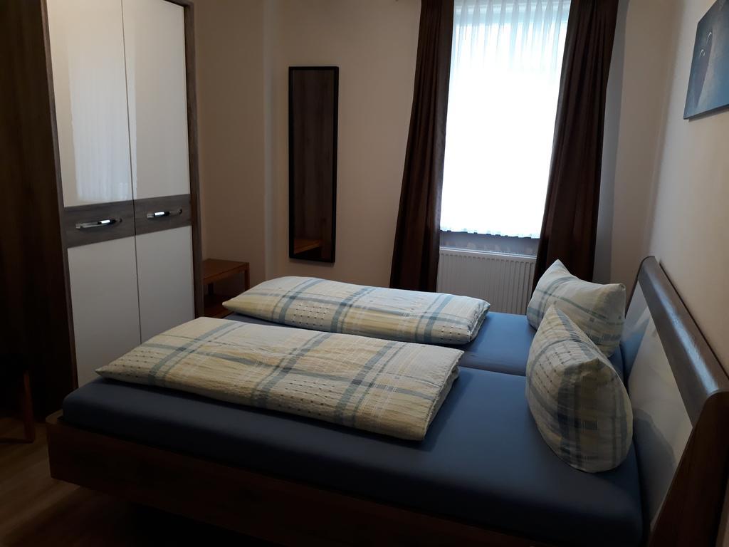 Pension / Ferienwohnungen Scheid Kestert ภายนอก รูปภาพ