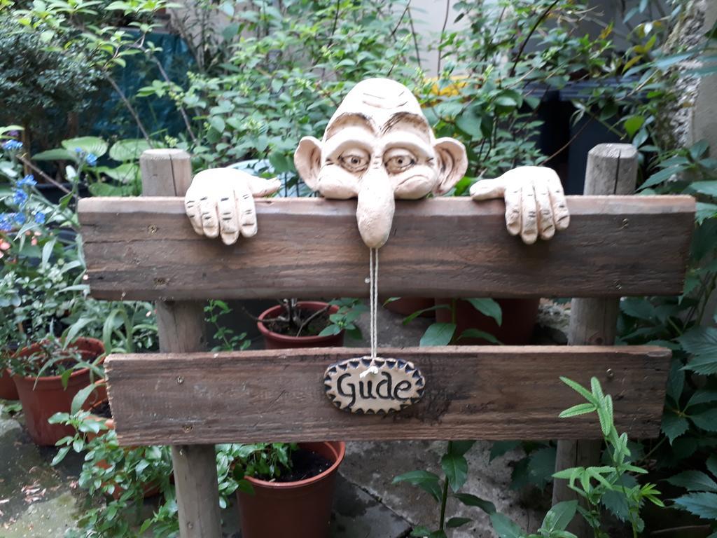 Pension / Ferienwohnungen Scheid Kestert ภายนอก รูปภาพ